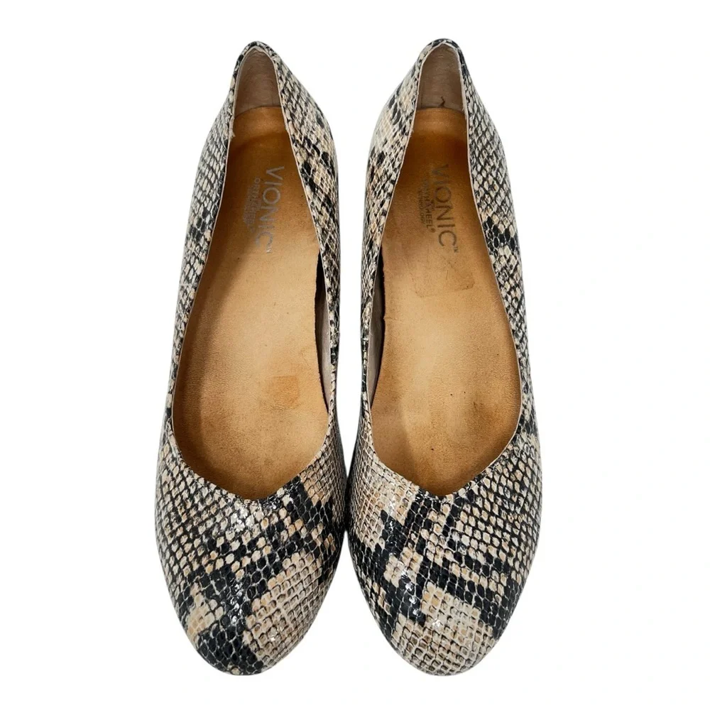 Vionic Beige and Black Snakeskin Wedges